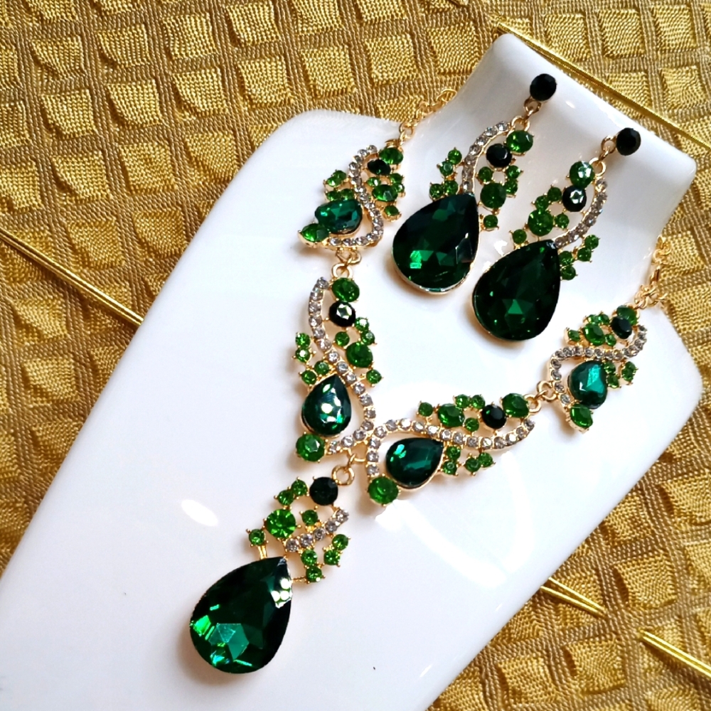Emerald Green and Gold Crystal Jewelry Set